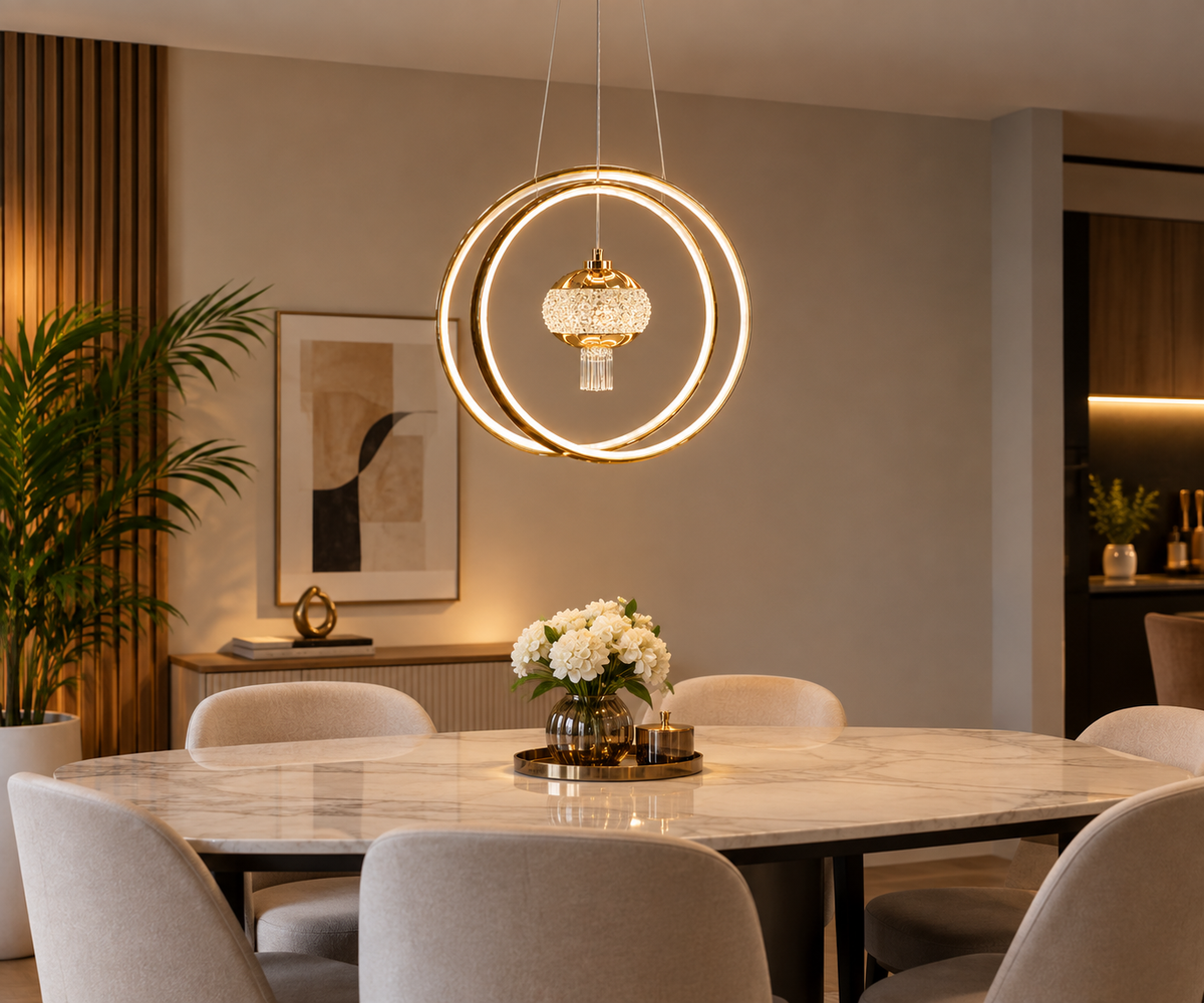 Suspension Design Dorée à Anneaux – Élégance Moderne